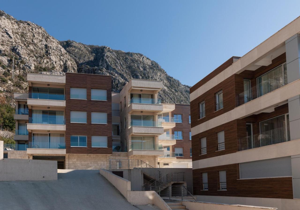 Bonintro Lux * Kotor